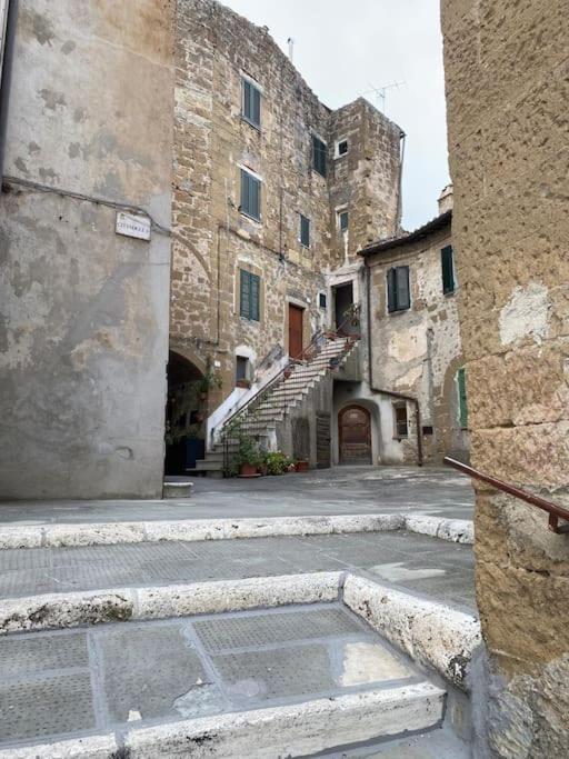 La Sorpresa Sul Bastione With Panoramic Balcony Apartment Pitigliano Bagian luar foto