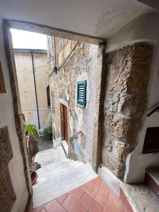 La Sorpresa Sul Bastione With Panoramic Balcony Apartment Pitigliano Bagian luar foto