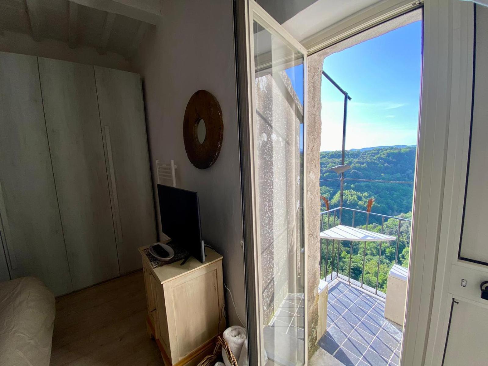 La Sorpresa Sul Bastione With Panoramic Balcony Apartment Pitigliano Bagian luar foto